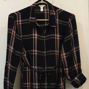 ⭐2/$25⭐Thyme maternity button down plaid shirt